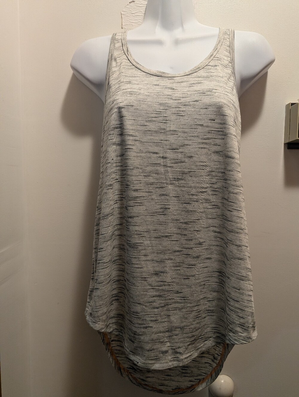SO Perfect Active Tank Small Women's Heathered Ivory Sleeveless Scoop Neck NWT
